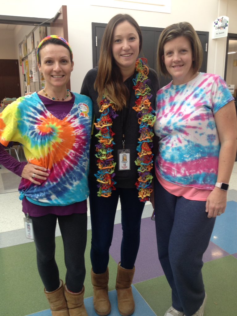 MsSlott's tweet photo. Rainbow/Tie-dye Day! #hallowellchat https://t.co/tsEgO0Fyfg