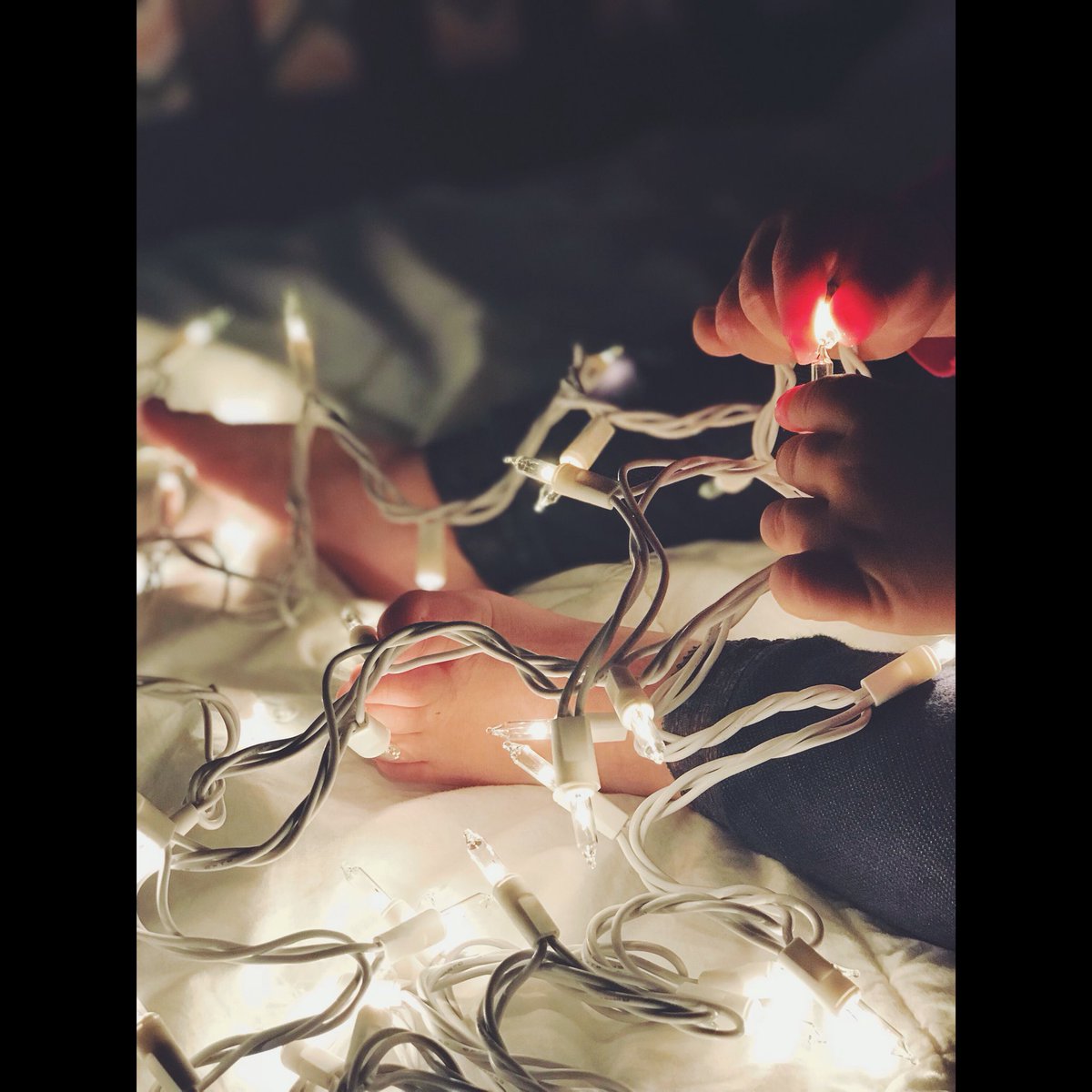 HaylieCordray's tweet photo. Beginning to look a lot like Christmas!😍🖤 #mybabysfeet #andhands #BrooklynnRenee https://t.co/g7hUAULgue