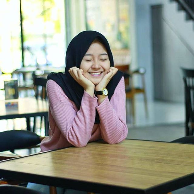 alone_sofia tweet picture