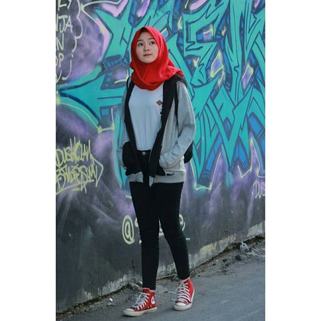 alone_sofia tweet picture