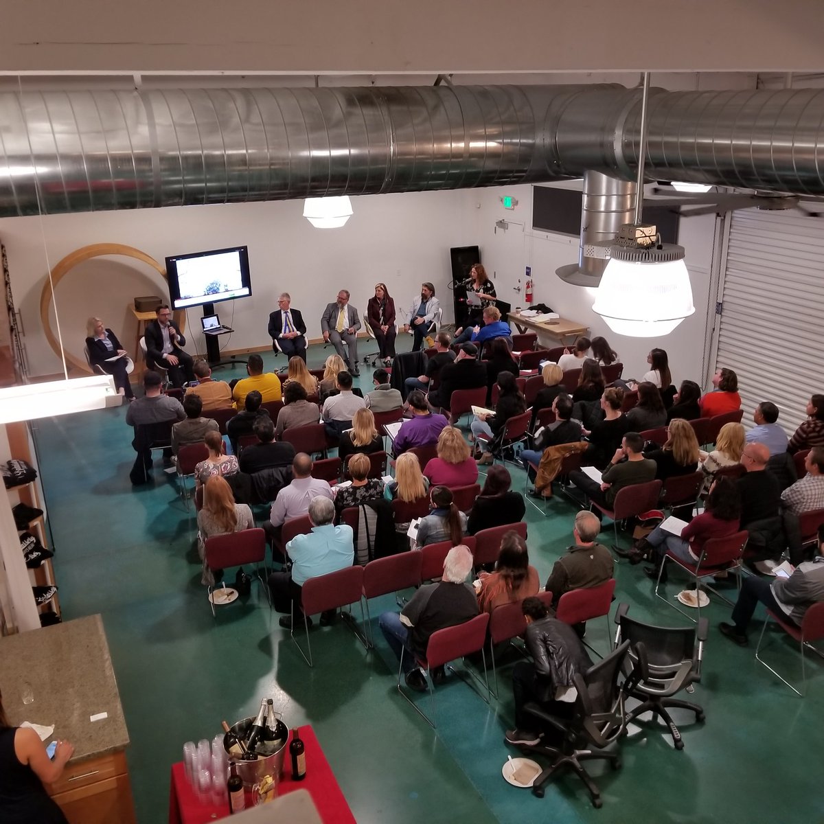 uptownlukep's tweet photo. @AAFSacAdClub talks #cannabis advertising for CA. Awesome panelists and turn out at Uptown! https://t.co/ycOLYvV9UK