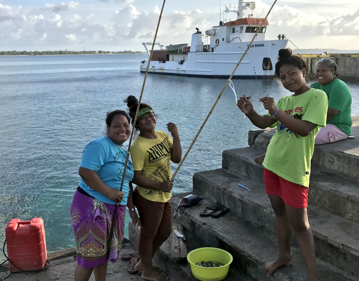 BakhodirAB's tweet photo. #Tuvalu in one tweet: Atolls on the frontlines of climate change, warm people, stunning sunsets and #fatele! https://t.co/E7oN6cfEXw