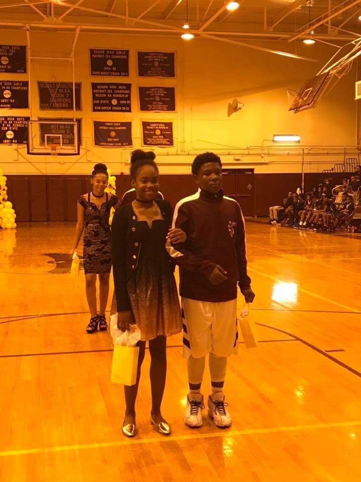 oms901hawks's tweet photo. The 2017 Basketball Homecoming Court! Congratulations to all of the participants and to the OMS families of these honorees! https://t.co/qjRMCOULvt