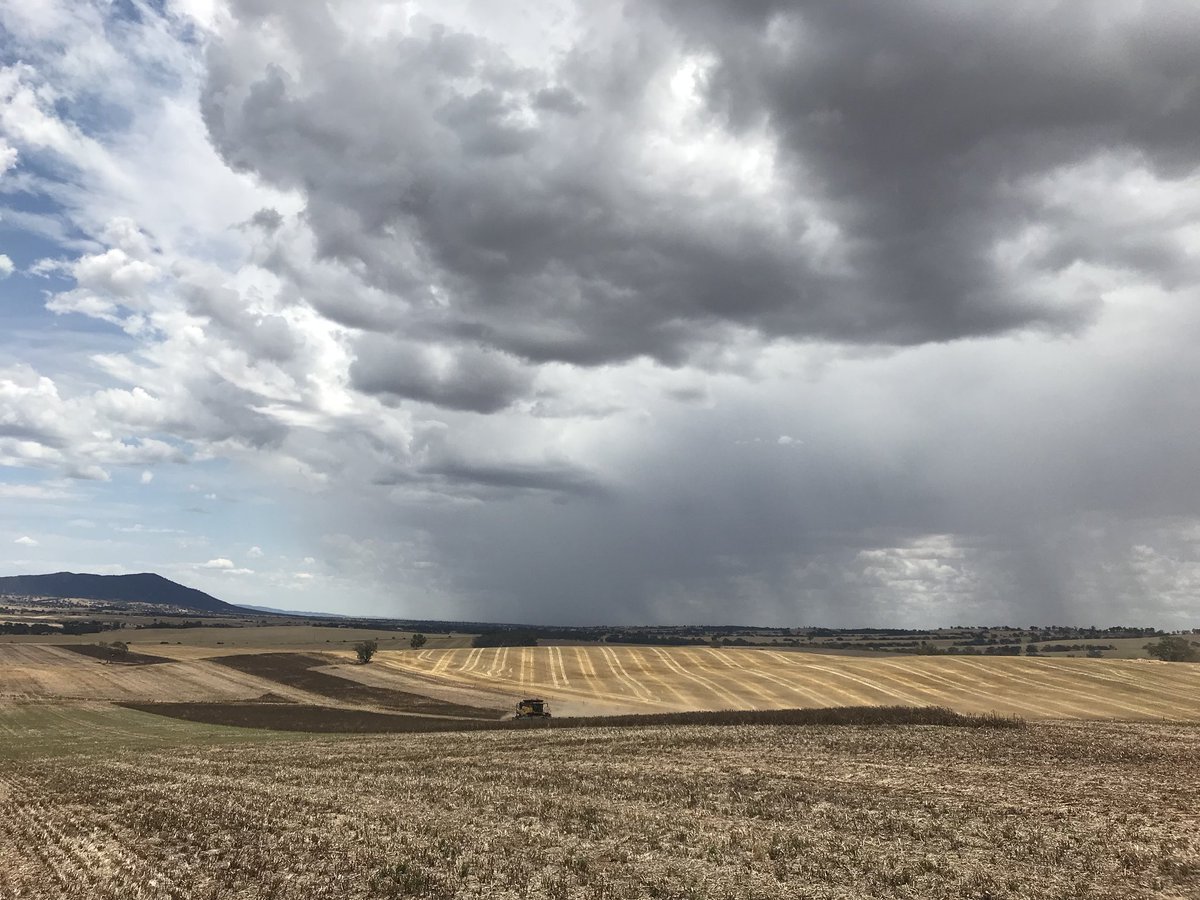 BrookeOrrock's tweet photo. Just another winters day during harvest...... https://t.co/e5ub0RjVdW