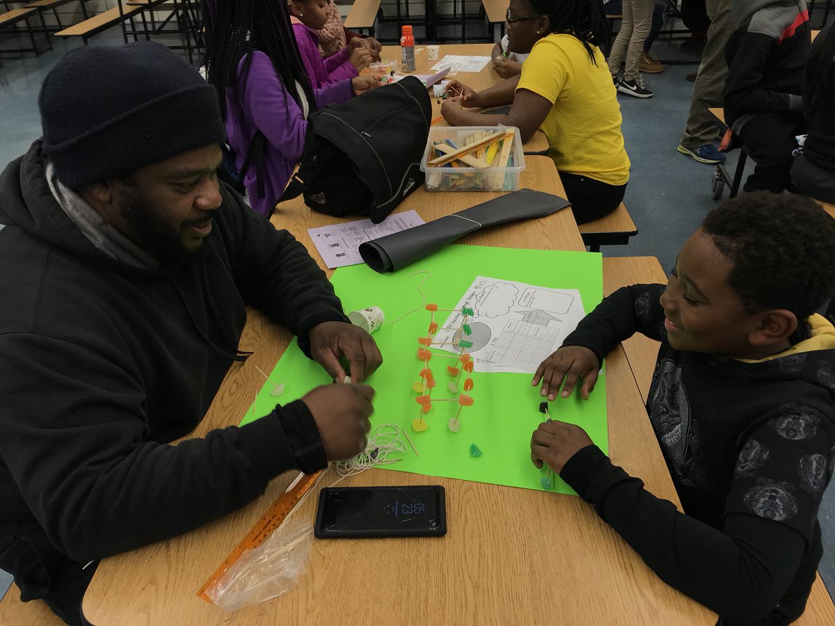 alissabberg's tweet photo. Congrats @KIMallory and @MortonSchool1 on a hugely successful Family STEM Night @AUSLChicago #BoeingInspires #auslSTEM #cpsSTEM https://t.co/h61HxX7PbA