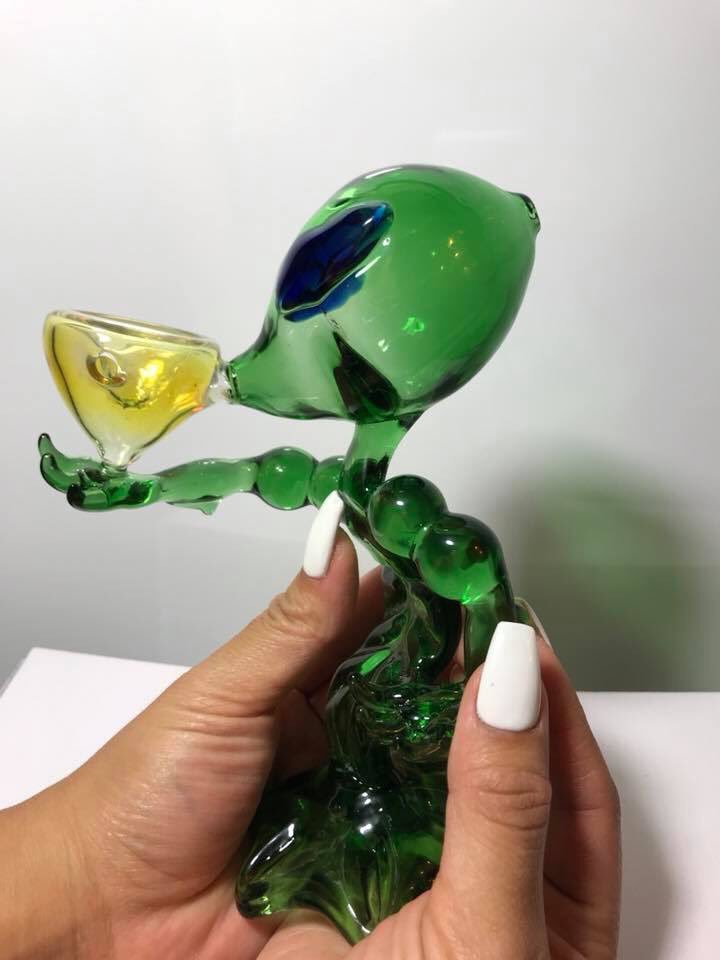 WeedLoversDaily's tweet photo. This is too fucking lit #weed #pipe #glass https://t.co/kXYZ6MGPQc