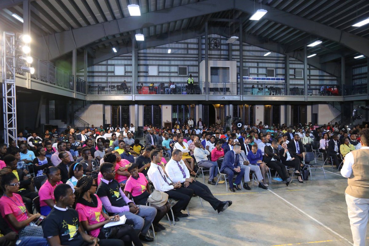 AndrewHolnessJM's tweet photo. If we listen to the backward discourse we will remain a backward society. I will not allow backward thinking people to hold down my beautiful country.
I am happy that our young people are being agents of change and are changing the discourse.
#OPMLive #PMYouth https://t.co/NE38jG4pZM