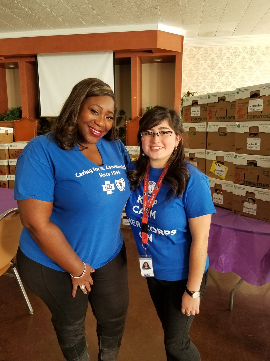 LmarieAsad's tweet photo. Partnering to bring low-cost healthy food options to residents of Blue Island &amp; Robbins in partnership with @BIRCommunity,
@BCBSIL and @topboxfoods. https://t.co/bvQPWuGqqE