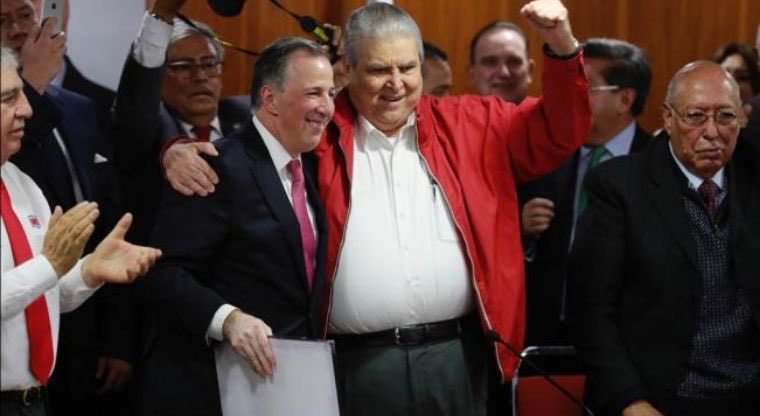 EmilioAlvarezI's tweet photo. A @JoseAMeadeK le bastó unas horas para sacar su auténtico priísta: “háganme suyo” “yo me siento priista” “yo espero representarlos”.

Garantía de continuidad de lo que ha agraviado y lastimado profundamente. De los 1os responsables y cómplices del Pacto de Corrupción e Impunidad https://t.co/8glRcw54z0