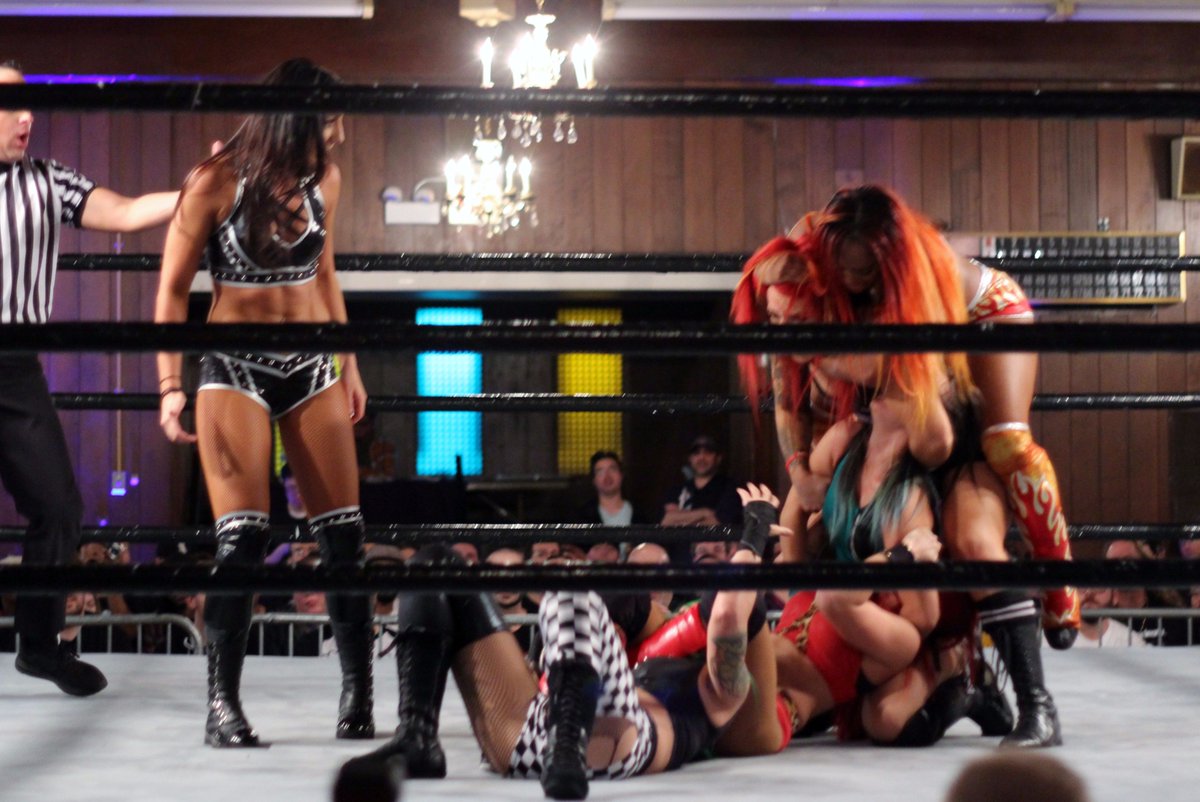 DAFALCON11's tweet photo. You can't say the @SHIMMERwomen ring isn't full of action @Shotziblack @HoganKnowsBest3 @RealIvelisse @KellyanneFiendC @RealBrittBaker @Samazing73 #SHIMMER96 https://t.co/6oAlmWaW6F