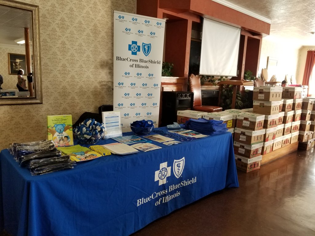 LmarieAsad's tweet photo. Partnering to bring low-cost healthy food options to residents of Blue Island &amp; Robbins in partnership with @BIRCommunity,
@BCBSIL and @topboxfoods. https://t.co/bvQPWuGqqE