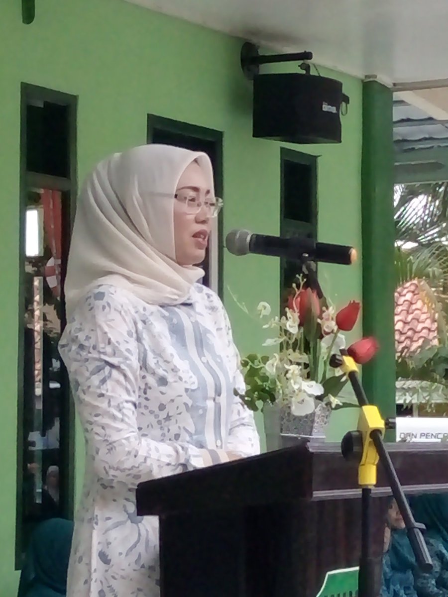 kecpurwakarta1's tweet photo. Pelayanan terpadu di Lemburkuring .perum pondok jaya indah kel.Munjul jaya kec.pwk kamis 30/11/2017 @DediMulyadi71 @juddy_damkar @Kaharti_PWK @BKPSDM_PWK https://t.co/wKGCZbMLfv