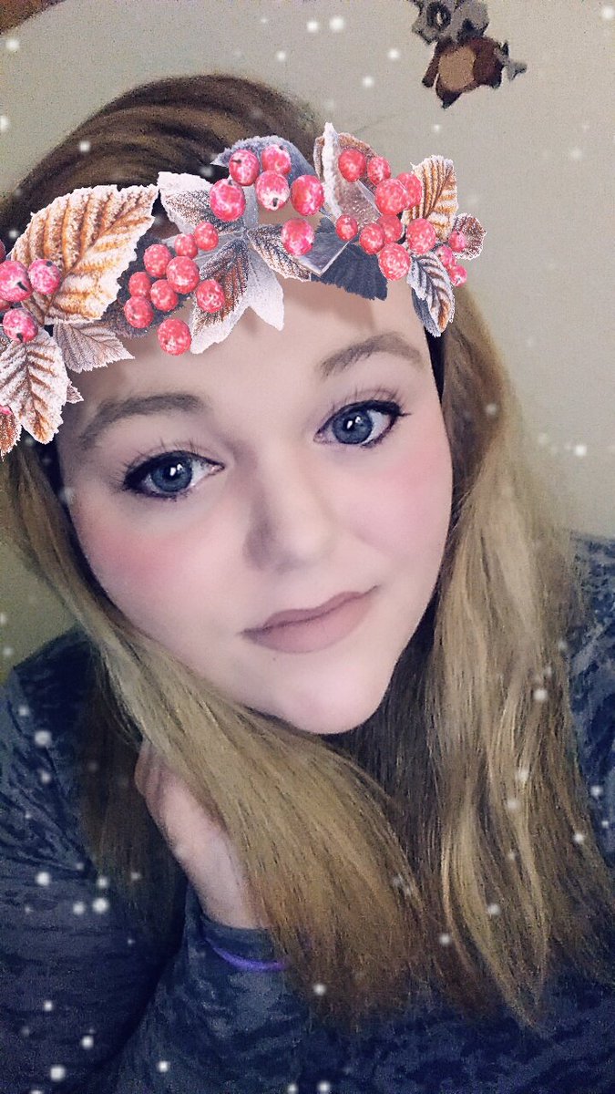 Paramortifae's tweet photo. #HappyHolidays #Snapchat 
#FeelingIt #LoveMyFace 😂😂😂 #NotRealHashtags #OhWell-shrug- https://t.co/CxK2C8oOLf