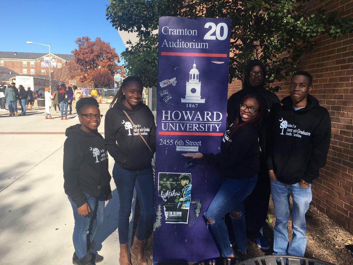 DHSiAcademy's tweet photo. Ms. Baker and a few JAG students touring Howard University today! https://t.co/b119p83nUW