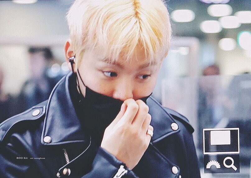 boo_bit0116's tweet photo. 171130 HND #승관 #세븐틴 애기야 안전비행해😭💛💛💛💖💞라이더 찰떡이야❤️❤️❤️❤️ https://t.co/4CuGSdSaA0