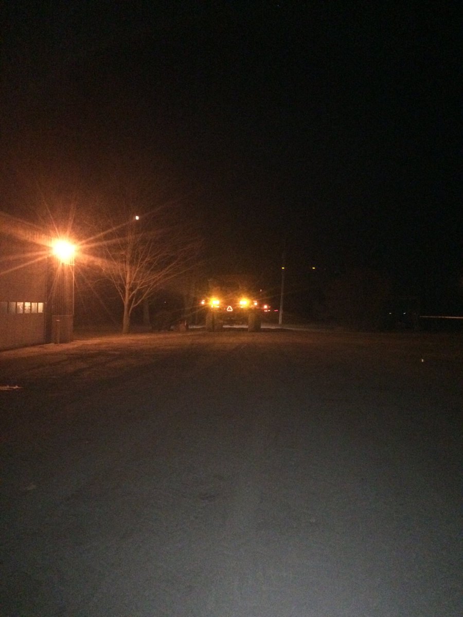 AmandaOConnell5's tweet photo. Heading out for an all night shaker #floridafarmer #frozenmud #harvest17 https://t.co/6X2pZiENgF