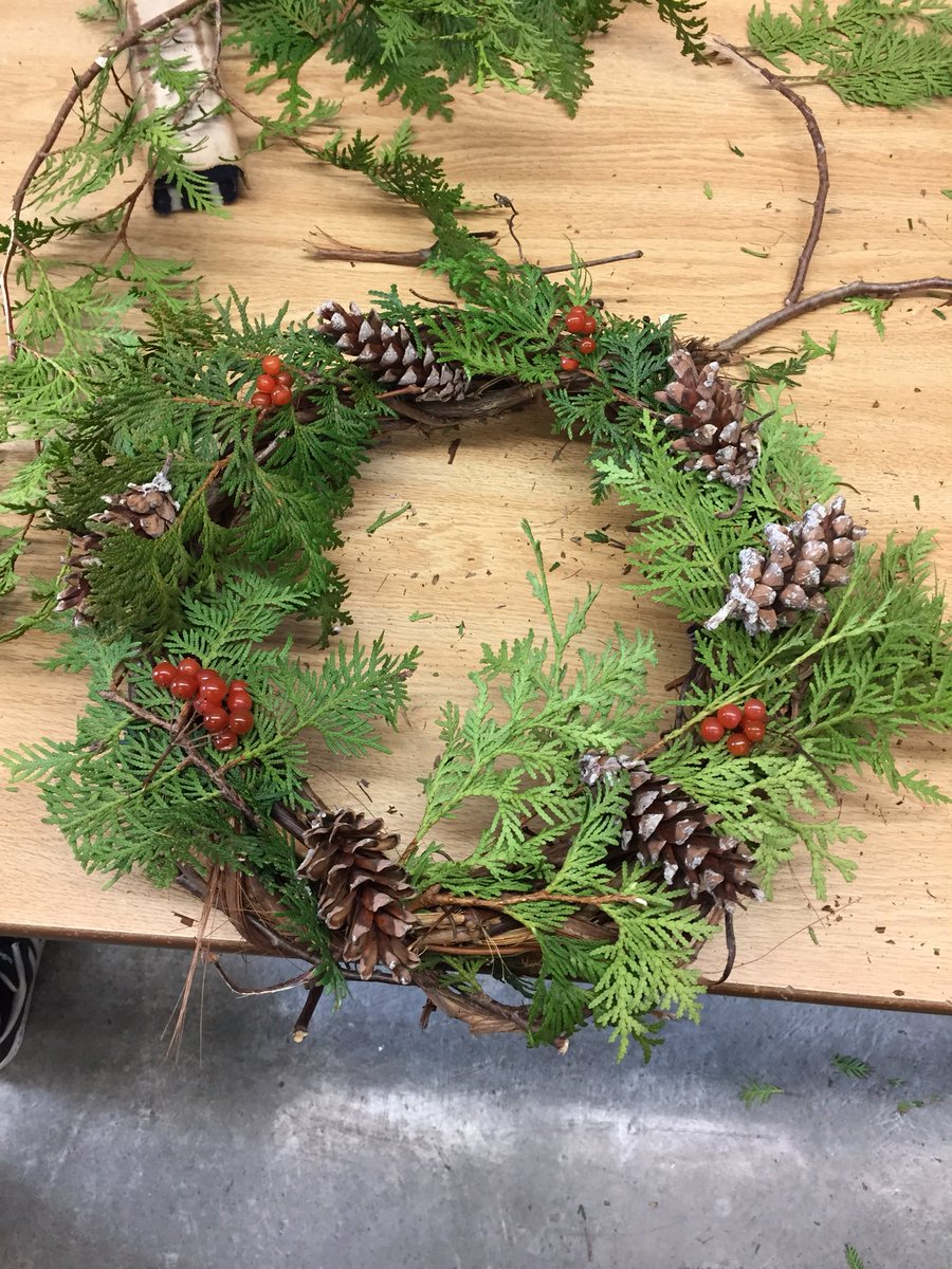 CCI_Environment's tweet photo. CCI’s environmental club got into the Christmas spirit during wolf Wednesday today! Our all natural wreaths turned out beautiful &amp; were made w/out any factory pollution! Please remember to be mindful of your environmental footprint this holiday season #cciwolfwednesday @CCIwolves https://t.co/Voa8tfbJNp