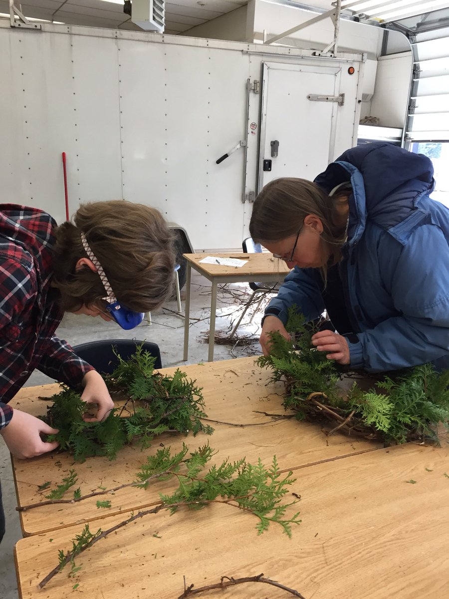 CCI_Environment's tweet photo. CCI’s environmental club got into the Christmas spirit during wolf Wednesday today! Our all natural wreaths turned out beautiful &amp; were made w/out any factory pollution! Please remember to be mindful of your environmental footprint this holiday season #cciwolfwednesday @CCIwolves https://t.co/Voa8tfbJNp