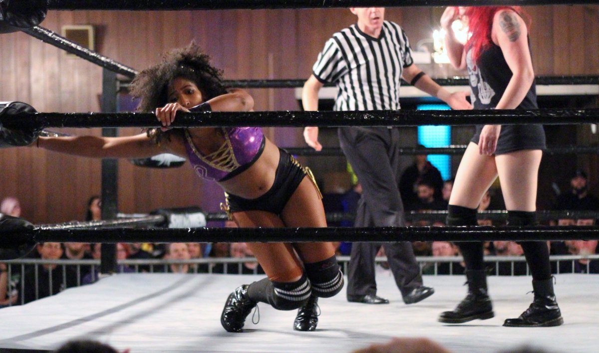 DAFALCON11's tweet photo. Some not so good moments for @MartiBelle v @RealsarayaK @SHIMMERwomen #SHIMMER96 https://t.co/Tpq7lKaynY