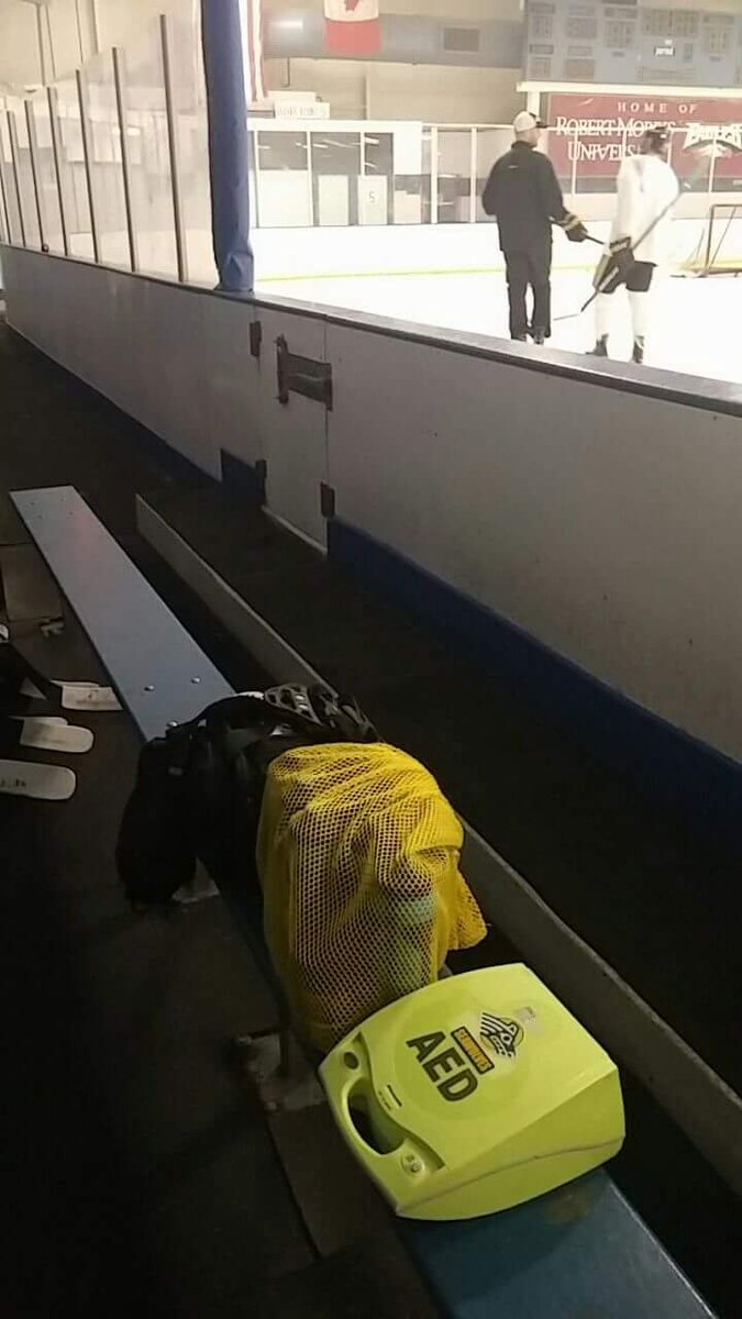 UAAHockey's tweet photo. First stop in the way to Ferris State. Proud to promote Alaska Safety in Hockey #AATASafetyInHockey #AlaskaAthleticTrainerAssociation
#AlaskaAnchorageSeawolves
@AK_AthTrnAssoc @NATA1950 @UAASeawolves https://t.co/Sq4oYSybXQ