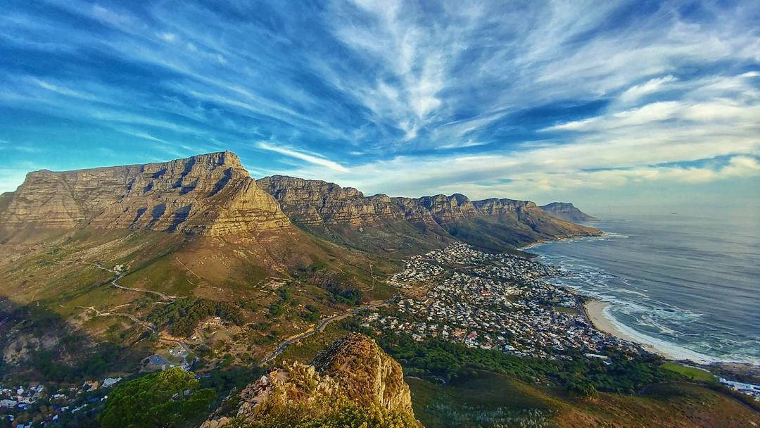 lovecapetown's tweet photo. Cape Town can expect a sunny high of 27 degrees today☀️

Picture via @throughbrianseyes |https://t.co/9KA7suLj6g https://t.co/u0KzM6Odrj
