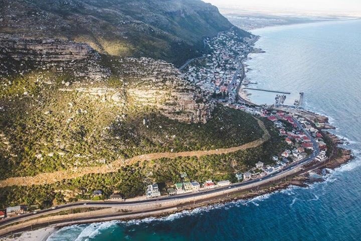 AllisonFoat's tweet photo. Loving these aerial shots taken by Devin Paisley of @lovecapetown 🙌🏻 https://t.co/I3irJIxw1Q