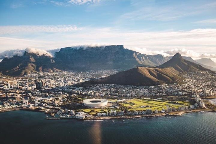 AllisonFoat's tweet photo. Loving these aerial shots taken by Devin Paisley of @lovecapetown 🙌🏻 https://t.co/I3irJIxw1Q