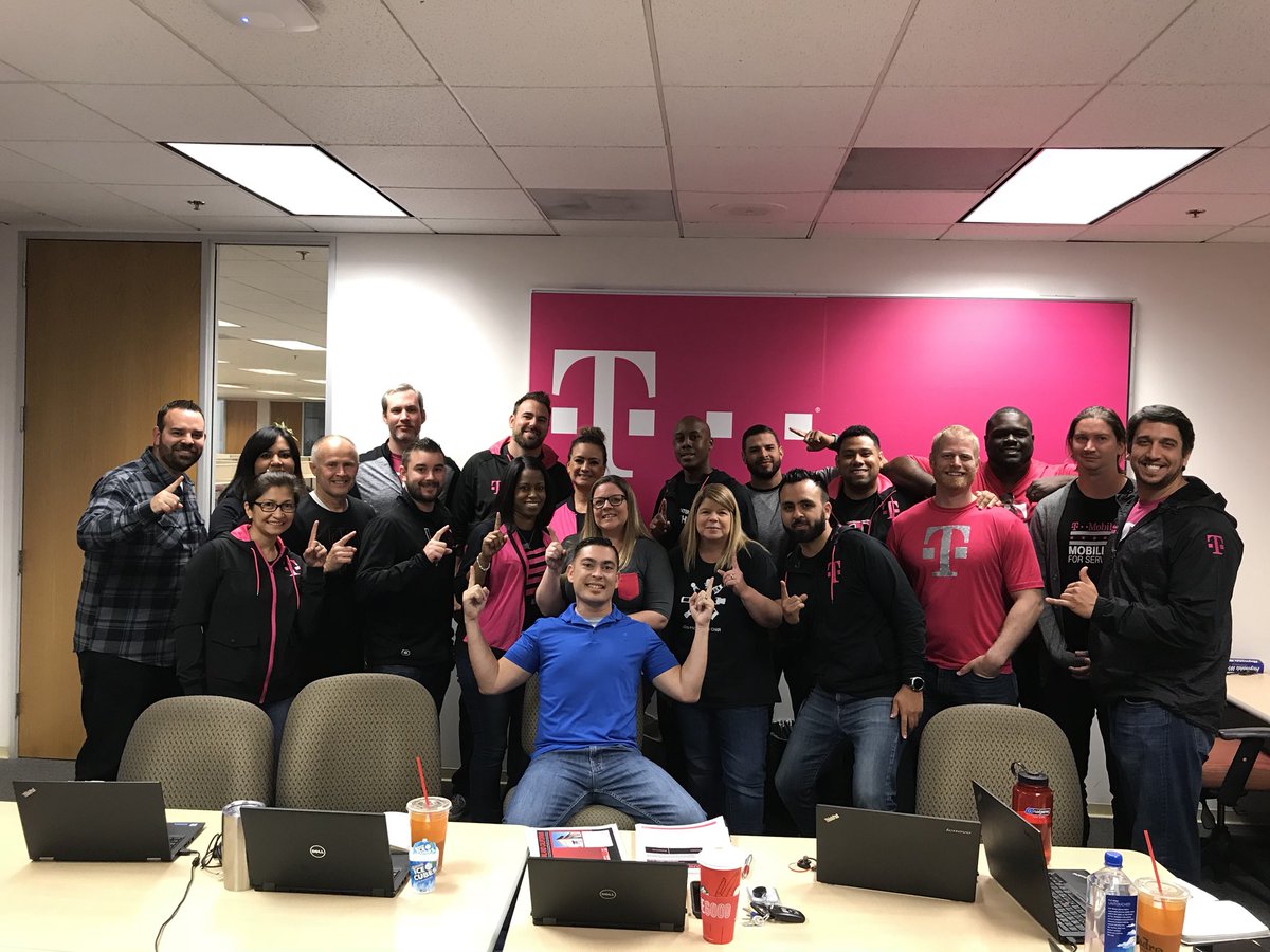 franklinwhite77's tweet photo. Thanks for letting me start off the day with this winning team! @smccloskey30 #SWisBest #InlandCA #T-Mobile #Assurant #JumpwithPDP #ConnectandProtect https://t.co/XbRMHhkkR3