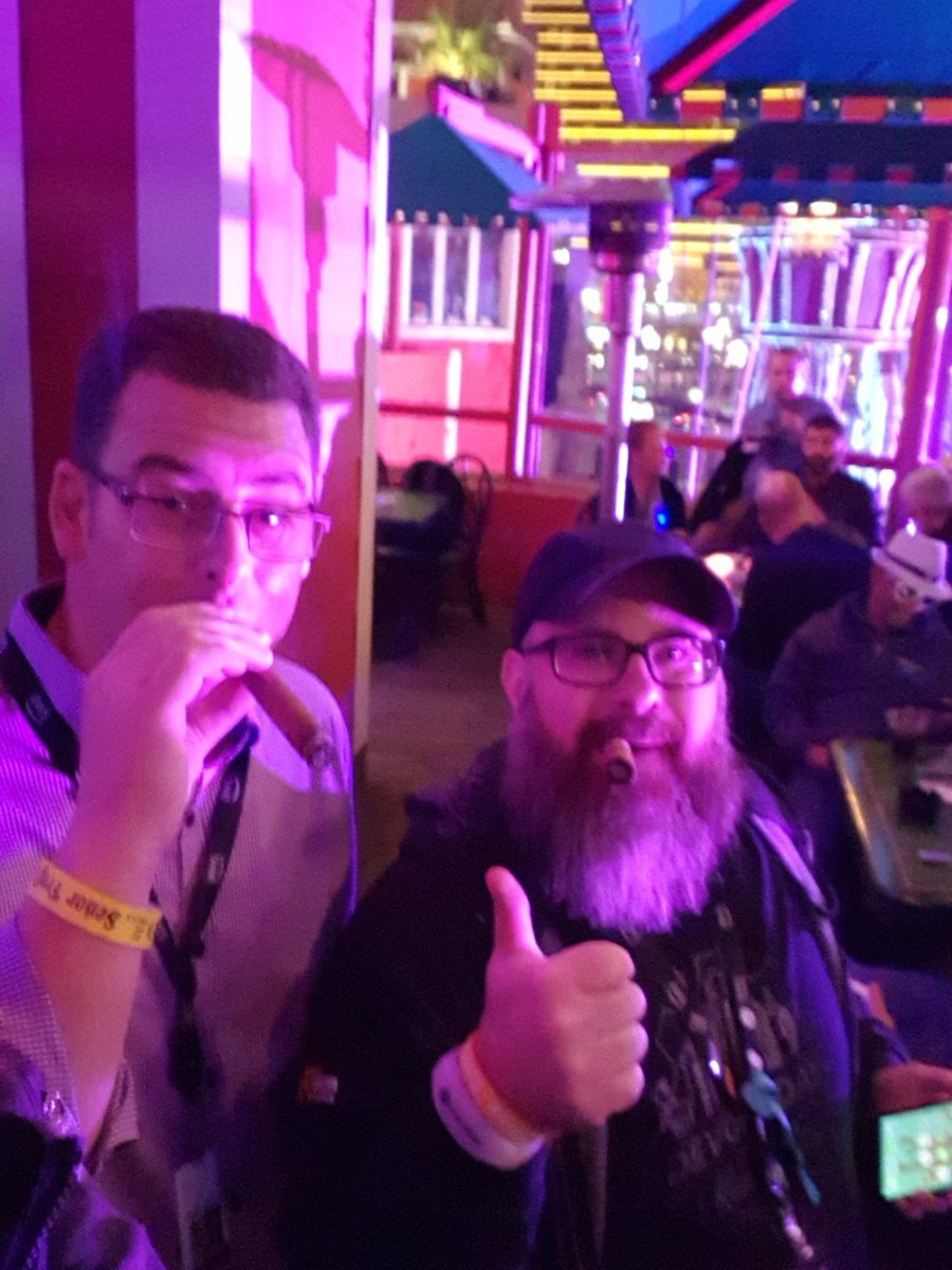 harryleesan's tweet photo. #reinvent #sumoslots https://t.co/Kr5rDeWh79