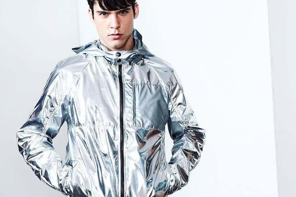 luisfern5's tweet photo. FUTURE:past/present
#TBT 5 years ago to N:L #fw13
#metallics + #athleisure before it’s time
// #TECHtailored 📸 @aingeruzorita + team: @ctpetersen @marcusteonyc @benjaminthigpen
.
.
#Menswear #geometry #mensfashion 
#inspiration #peoplescreatives #vsc… https://t.co/HRtVaKMl8T https://t.co/byDZkUghoT