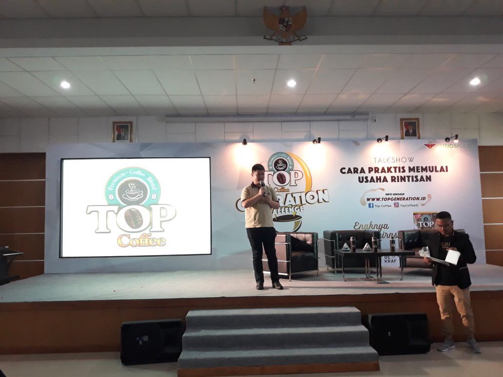 TOPKopi's tweet photo. #TopGeneration Roadshow Day 2 @ Universitas Pendidikan Indonesia, Bandung. Perwakilan dari TOP Coffee, Kompas, Wakil Rektor, dan Dekan Universitas Pendidikan Indonesia memberikan kata sambutan sebelum Talkshow dimulai. https://t.co/m4O3YMaice