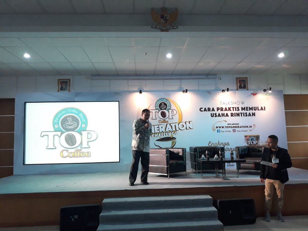 TOPKopi's tweet photo. #TopGeneration Roadshow Day 2 @ Universitas Pendidikan Indonesia, Bandung. Perwakilan dari TOP Coffee, Kompas, Wakil Rektor, dan Dekan Universitas Pendidikan Indonesia memberikan kata sambutan sebelum Talkshow dimulai. https://t.co/m4O3YMaice