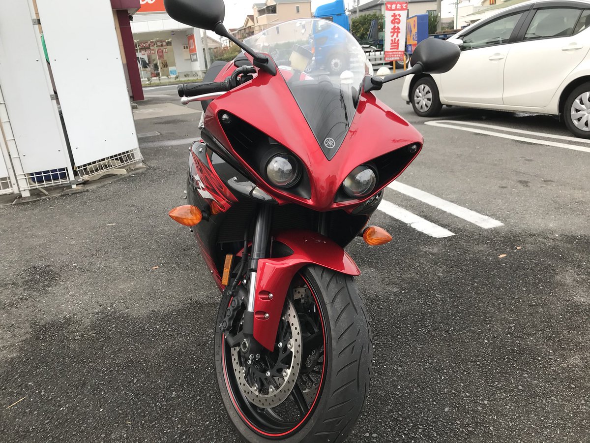 omonetaR25's tweet photo. 🎉🎉🎉🎉🎉YZF-R1🎉🎉🎉🎉🎉
納車されました！！
っしゃぉらァァァァァァァ！！
髑髏R1カッケェぇぇぇぇぇぇぇ
それと今日11/30はYZF-R25納車2周年記念でもあるのだ！！まだまだ頑張りますよっ！！髑髏ちゃん見かけたら仲良くしてあげて下さい(笑)

#YZFR1
#YZFR25
#YAMAHAが美しい https://t.co/3pf5iv211G
