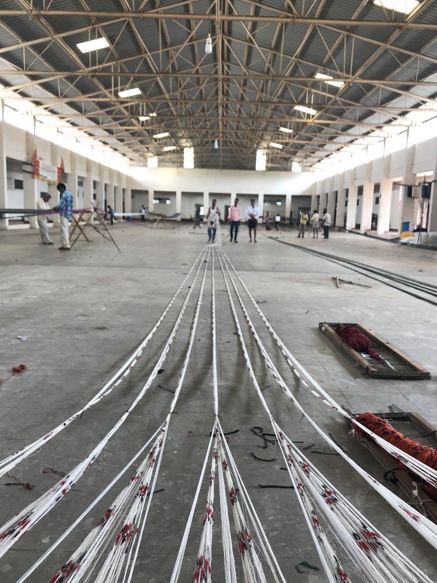 ScmUnplugged's tweet photo. Out visit to Handloom factories in #Pochampally Village of #Telanga where pochampally saree are made consisting of traditional geometric patterns in #Ikat style of dyeing https://t.co/LR59VW71Gp