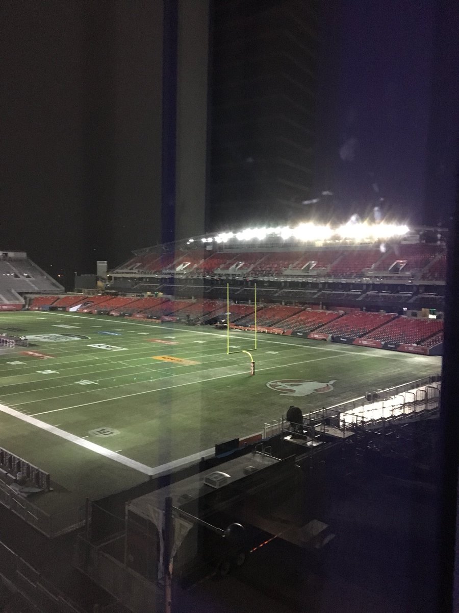 reesekober's tweet photo. More from #GCtweetup #BetterLateThanNever @LumberJoes vs @GCFunPolice some great #CFLPod peeps @EskEmpirePod @CliffyD and our own @Safimod plus a view of the field from our party room! (Would have been awesome for the game!) https://t.co/7VmLB49UJH