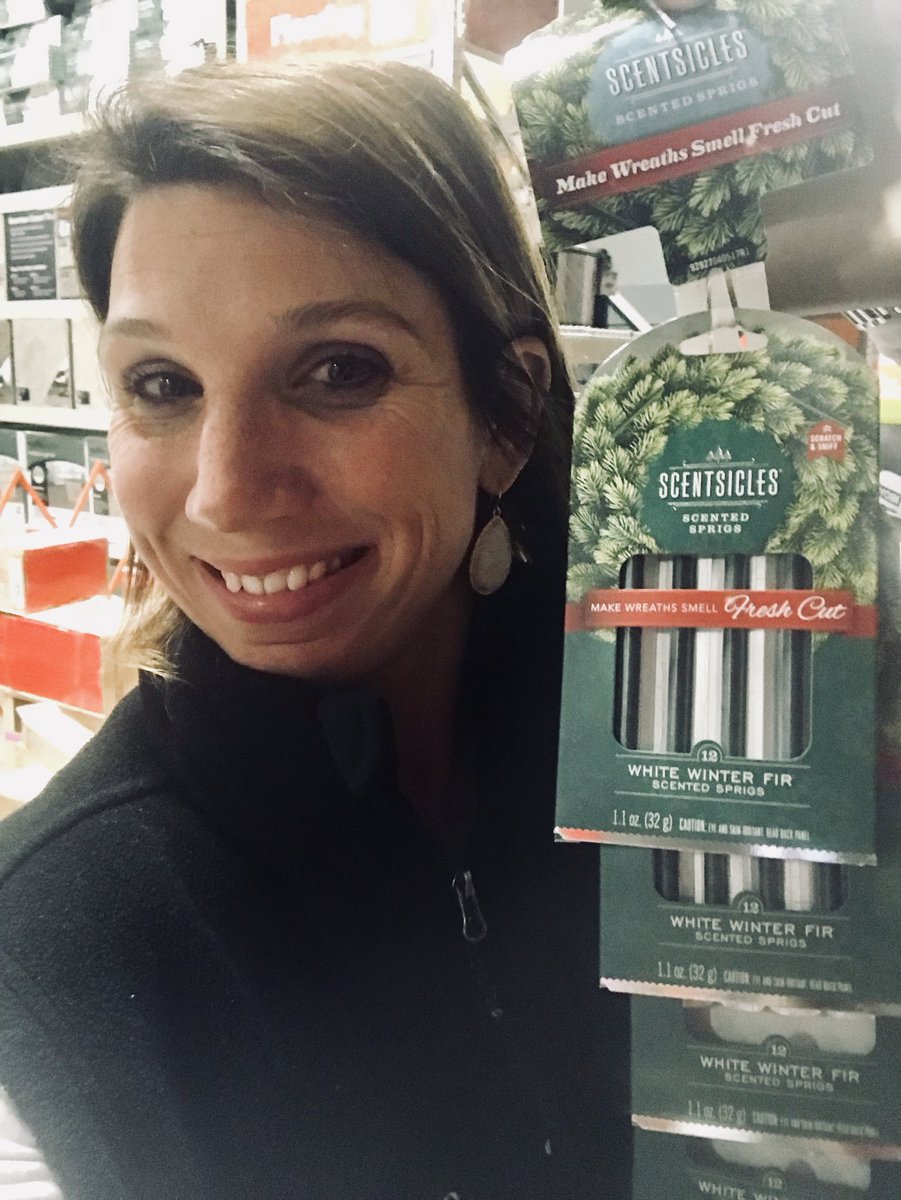 Thank you Team 742 for hosting me in a deco holiday P/D #tenure@night27&amp;28!! @ChrisBergHD  <a href="/LayneThome/">Layne Thome</a>  <a href="/AngelaWires/">Angela Wires</a> scent sticks 4U