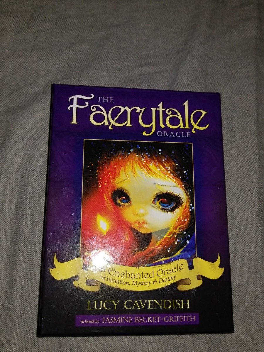 MissMackenzee's tweet photo. Omg! I'm obsessed with my Oracle cards!! #magic #energy #destinycards #doingreadings #goodfairy #witchcraft #witchintraining #Energyplay #Mistress https://t.co/xnePrDUZhJ