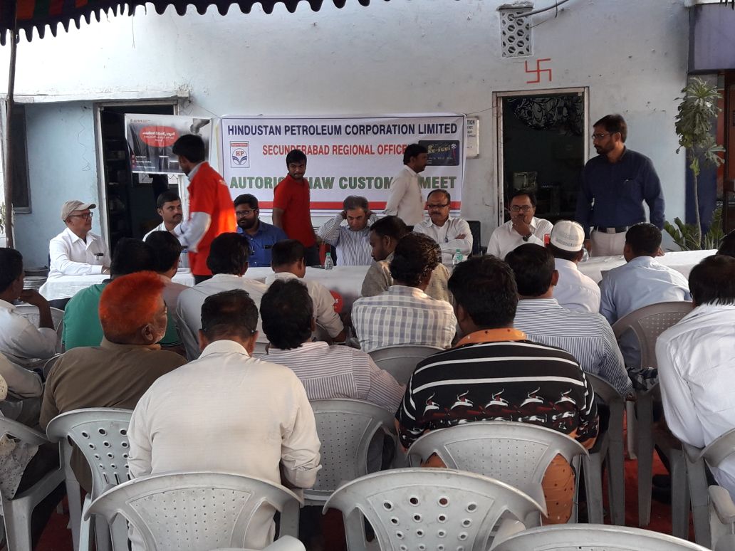 Sandeep_HPCLSCZ's tweet photo. Auto Rickshaw Customer meet at Hyderabad yesterday in presence of GM-Loyalty, DGM-Retail SRO and ZC-Loyalty SCZ. Enrolled Auto drivers in APBL and Refuel digital. https://t.co/sV5wmGHC5d