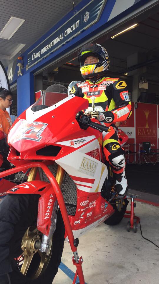 RamaReels's tweet photo. John Sudheer supported RAMA Honda in Asia Road Racing Championship FP1 sessions starts now . Koyamax71 and Indian rider Rider Rajiv #17 #RamaHonda #IdemitsuIndia #johnsudheer #Honda2WheelersIndia https://t.co/B7zv1SljIQ