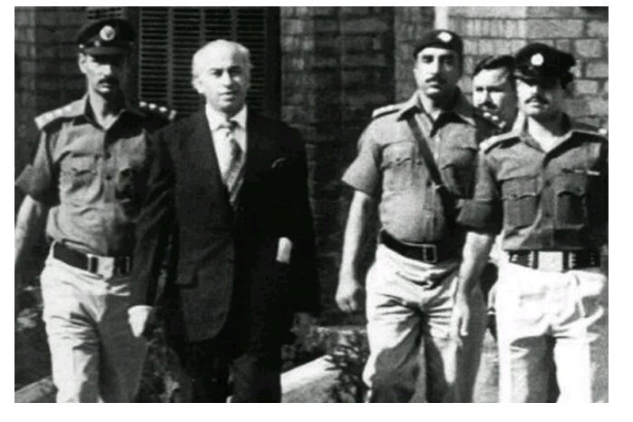 Majid_Agha's tweet photo. “They are going to kill me. It doesn’t matter what evidence you or anyone comes up with. They are going to murder me for murder I didn’t commit.”
SZAB knew that he was going to be killed, for a crime which he never committed.. but he didn't surrender to a Dictator. #50YearsOfPPP https://t.co/wnxJzg2DSc