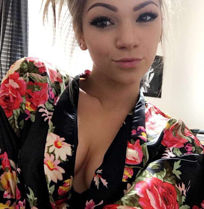 New robe an amazing fan got me off my wishlist ?❤️ so in love https://t.co/eI7UZXBrb3