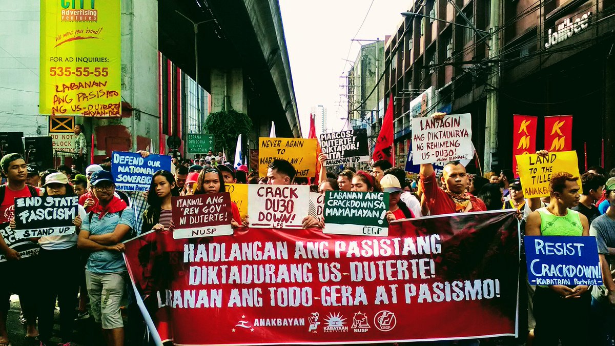 heyitspholop's tweet photo. Mabuhay ang tunay na rebolusyong bayan! ✊ #BonifacioDay #KM53 #CrackDU30Down https://t.co/qOgMn2Cth3