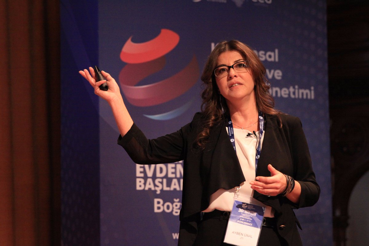 JTI İletişim Müdürü Ayben Ünal "İç İletişimde Liderin Rolü" başlıklı konuşması ile sahnedeydi! #itibariyonetenler