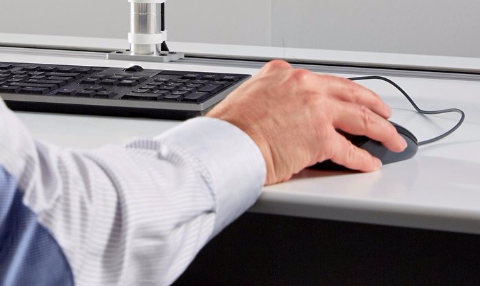 Barco's tweet photo. On our latest #futureviewblog post @SuchitRout lists 5 reasons why you shouldn't use #KVMswitches in #controlrooms https://t.co/QYPm7yTtCR #OpSpace #ThursdayThoughts https://t.co/YDY48LJxeo