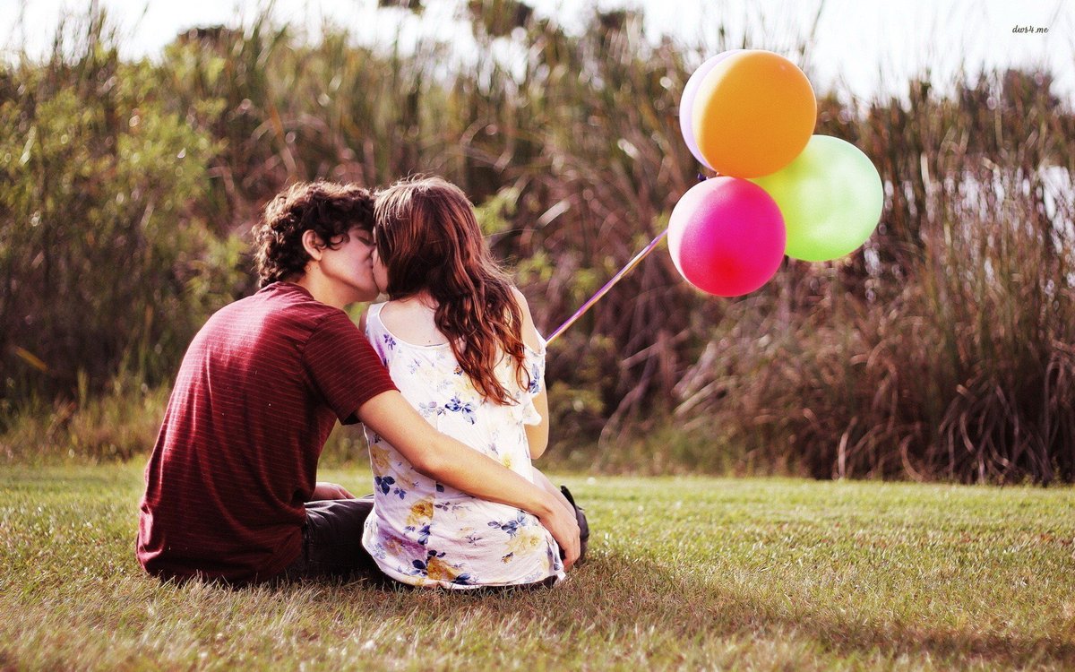 GrahamEllington's tweet photo. Blow up a balloon during sex to increase your stamina and avoid embarrassing premature orgasms. Long thin balloons are perfect for this as they require additional effort and concentration to get going. Graham. https://t.co/LyNGmf636O