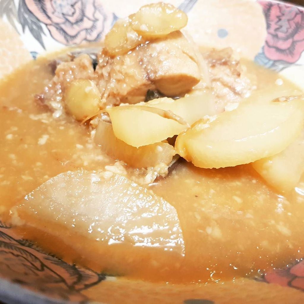 JasnTru's tweet photo. Hiromi made saba to daikon misoni. #miso #sabanomisoni #sabamiso #鯖 #さばの味噌煮 #鯖と大根の煮物 https://t.co/R9nKHjmjyx https://t.co/ISZHY4vKMg