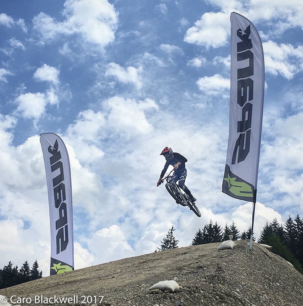 LesGetsInfo's tweet photo. MARK YOUR CALENDARS for The Defining Celebration of Mountain Biking
Crankworx has announced their World Tour dates for 2018 and the event will be hosted in Les Gets June 20th - 24th next year. This is a spectacular event that you really won't want to miss https://t.co/NmDqeWdmoD