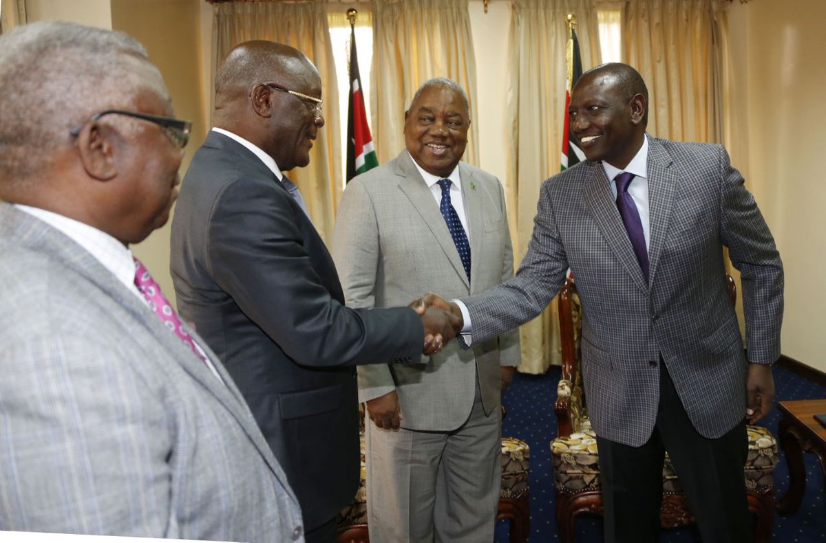 WilliamsRuto's tweet photo. During a meeting with former Zambia President Rupiah Banda at the Karen office, Nairobi. https://t.co/ZmwdVsQuRD
