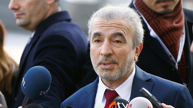 cnnturk's tweet photo. Naci Bostancı, para transferi iddiasıyla ilgili konuştu: Araştırma komisyonu kurulmasını kabul etmeyiz https://t.co/R2J7pnHNE4 https://t.co/WjihkFgmJf