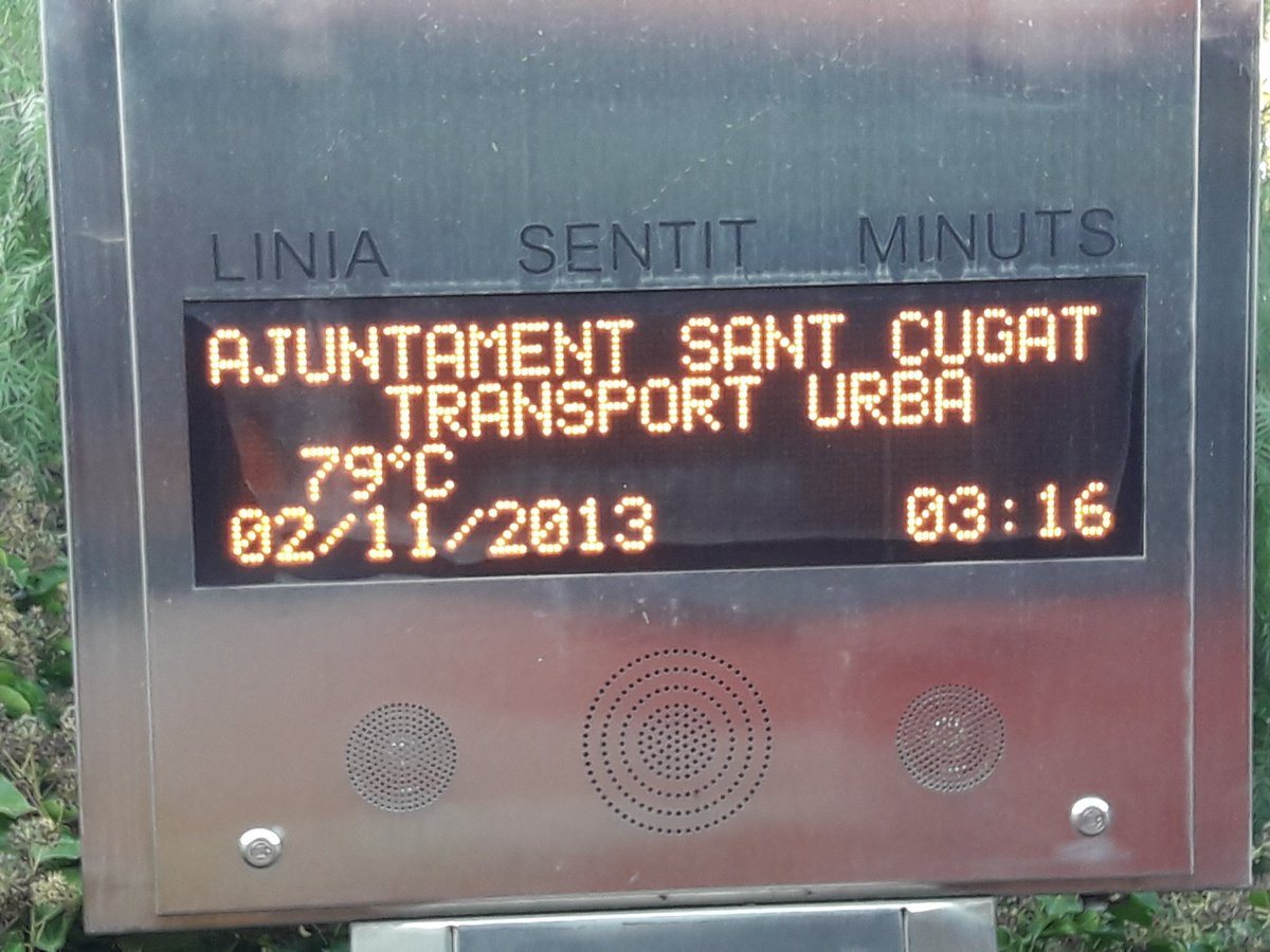 montcarvajal's tweet photo. Bon dia @ajsantcugat Pça dl Centre i Estació de #LaFloresta Ni la data, ni l'hora, ni la temperatura #SantCugat #SmartCity #SolutionsPlease https://t.co/26zrVgrSQC